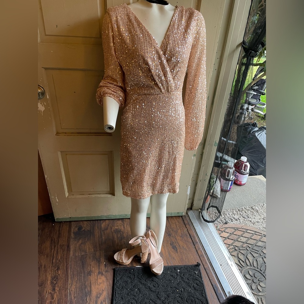 Fashion Nova Sparkling Long Sleeve  large Dress in Gold set shoes  size 5